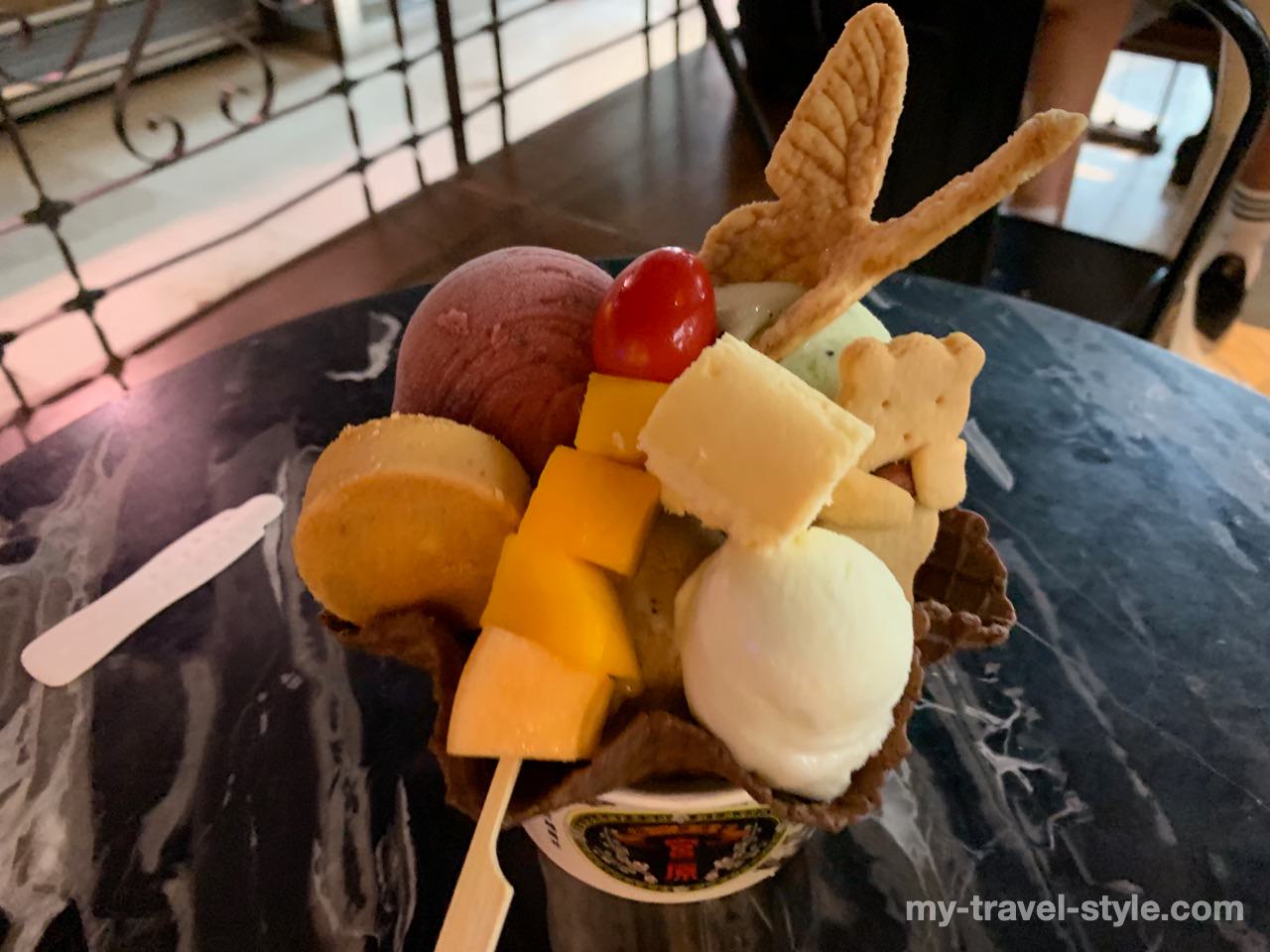 宮原眼科のアイスクリーム